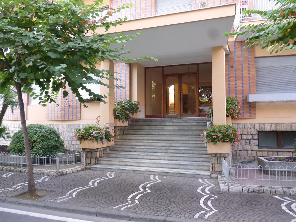 Angelina Suite B&B - Sorrento Centro Zewnętrze zdjęcie