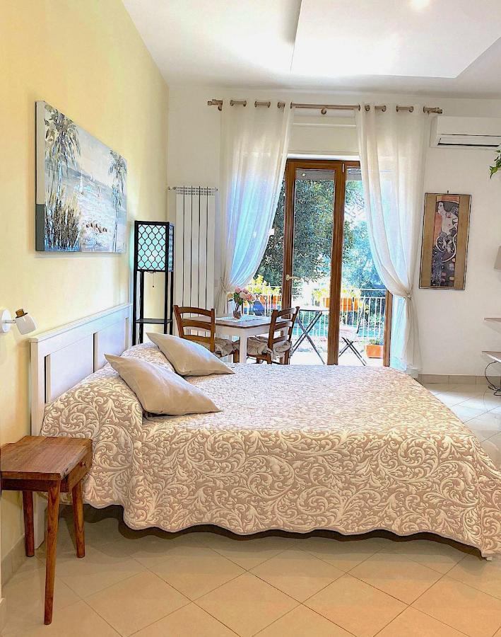 Angelina Suite B&B - Sorrento Centro Zewnętrze zdjęcie